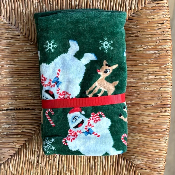 Rudolph The Red Nosed Reindeer Abominable Snowman 2 Pack Hand Towels 16”x28” NEW - Picture 1 of 4